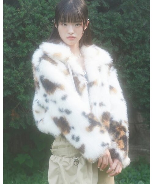 ZIZEMUSEUM(ジゼミュージアム)の「MIXED CAT FUR JACKET (WHITE)(ムートンコート・レディース・その他・FREE)」の1枚目の写真