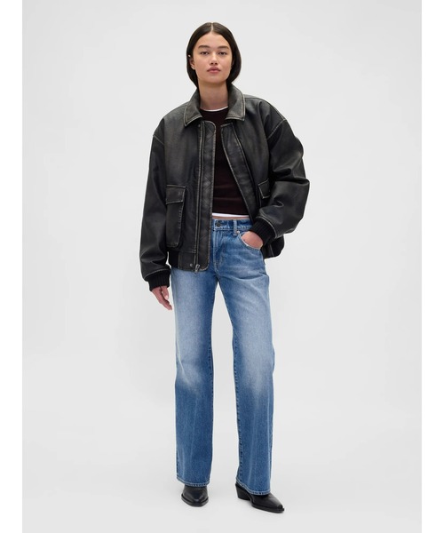 GAP(ギャップ)の「ミッドライズ リラックスフィット フレアデニム(デニムパンツ・レディース・ライトインディゴブルー・23/24/25/26/27/28/29/30)」の2枚目の写真