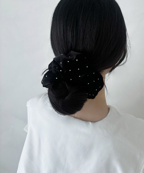 LOWRYS FARM(ローリーズファーム)の「ベロアシュシュ 634159(ヘアゴム・レディース・ブラック系その他/ブラック系その他2・FREE)」の2枚目の写真