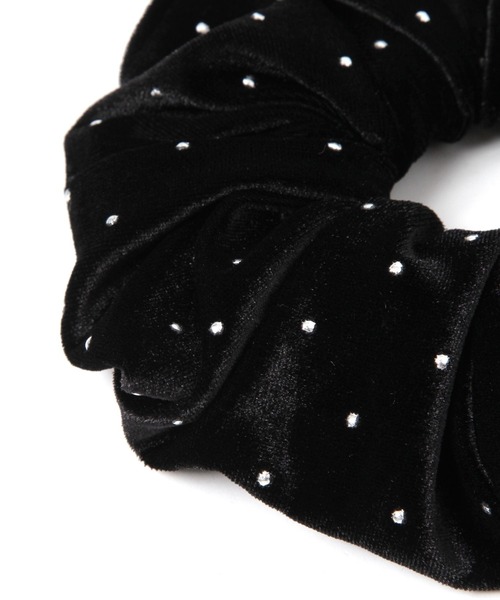 LOWRYS FARM(ローリーズファーム)の「ベロアシュシュ 634159(ヘアゴム・レディース・ブラック系その他/ブラック系その他2・FREE)」の5枚目の写真