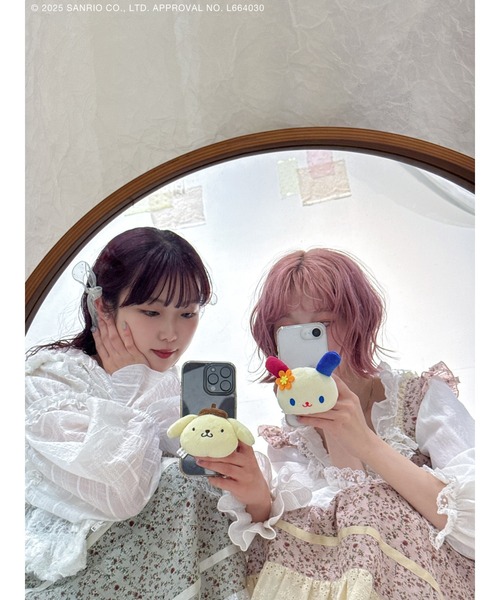 sanrio(サンリオ)の「もこもこウサハナスマホグリップ(スマホグッズ・レディース・アイボリー・FREE)」の1枚目の写真