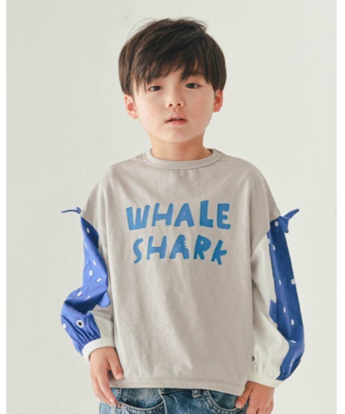 nicohrat（ニコフラート）の「nicohrat/ニコフラート ジンベイザメ袖ロングＴシャツ（Tシャツ/カットソー・キッズ・サックスブルー/オフホワイト/グレー・130cm/140cm/90cm/100cm/110cm/120cm）」の2枚目の写真