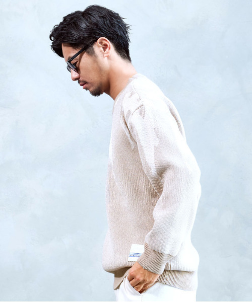 BENUSTA（ベヌスタ）の「『BENUSTA/ベヌスタ』パッチ付きニット【GC】（ニット/セーター・メンズ・パープル/ベージュ・XL/L）」の3枚目の写真