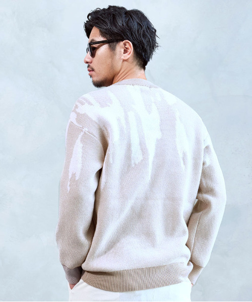 BENUSTA（ベヌスタ）の「『BENUSTA/ベヌスタ』パッチ付きニット【GC】（ニット/セーター・メンズ・パープル/ベージュ・XL/L）」の4枚目の写真