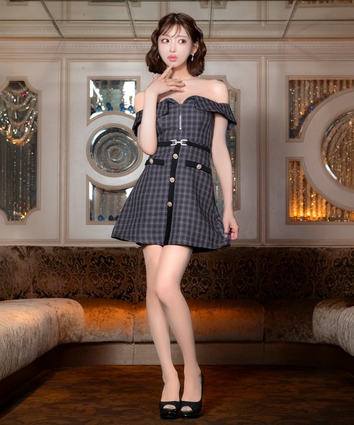 DAZZY(デイジー)の「オフショルツイード谷間ジップビジューベルトモチーフAラインミニ丈キャバドレス(ドレス・レディース・ブラック×グレー・M/S/L)」の11枚目の写真