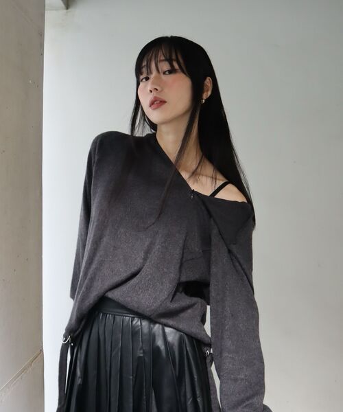 FANYOUNG（ファンヤング）の「ヘアリージップスリットプルオーバー -チャコール（その他トップス・レディース・その他・OS）」の11枚目の写真