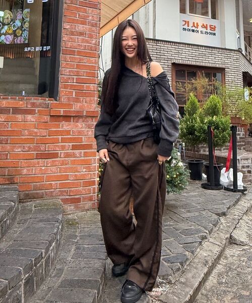 FANYOUNG（ファンヤング）の「ヘアリージップスリットプルオーバー -チャコール（その他トップス・レディース・その他・OS）」の12枚目の写真