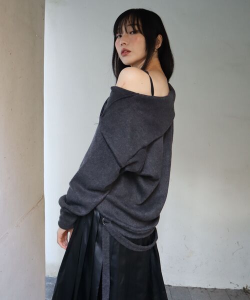 FANYOUNG（ファンヤング）の「ヘアリージップスリットプルオーバー -チャコール（その他トップス・レディース・その他・OS）」の14枚目の写真