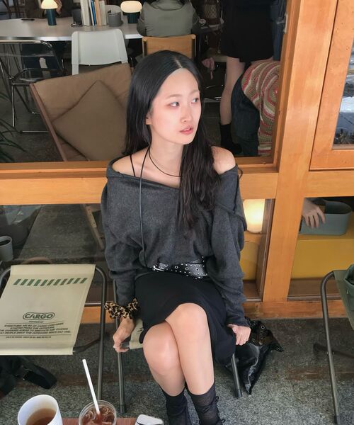 FANYOUNG（ファンヤング）の「ヘアリージップスリットプルオーバー -チャコール（その他トップス・レディース・その他・OS）」の15枚目の写真