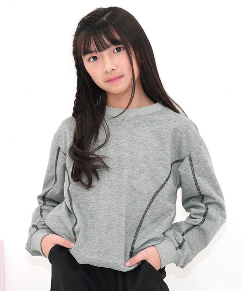 Bee des Bee(ビーデスビー)の「ラインステッチ入りトレーナー(スウェット・キッズ・杢グレー/ブルー/ブラック・100cm/110cm/120cm/130cm/140cm/150cm)」の2枚目の写真