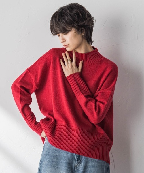 MAYSON GREY(メイソングレイ)の「ハイネックシンプルニット(ニット/セーター・レディース・レッド/ブラウン/ブラック/オフホワイト・M)」の4枚目の写真