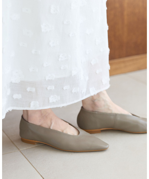 IENA（イエナ）の「IENA フラットシューズ IE5C-0420（その他シューズ・レディース・ブラック/グレー/ホワイト・37.5/37/36.5/38）」の3枚目の写真