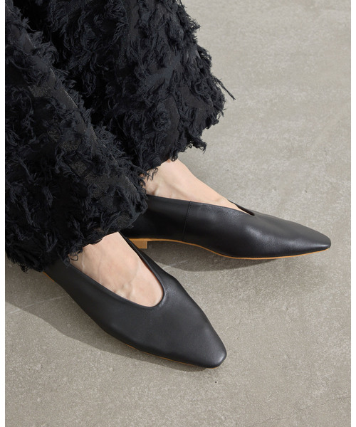 IENA（イエナ）の「IENA フラットシューズ IE5C-0420（その他シューズ・レディース・ブラック/グレー/ホワイト・37.5/37/36.5/38）」の2枚目の写真