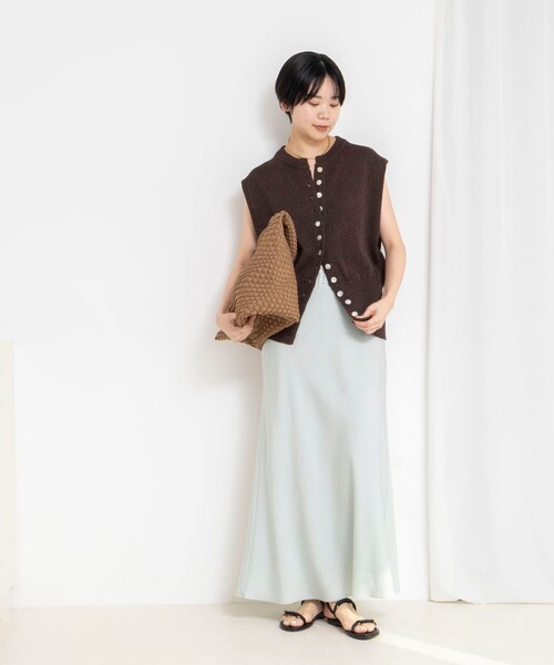 NOLLEY’S（ノーリーズ）の「《手洗い可能》ペーパーヤーン天竺ベスト（ベスト・レディース・ダークブラウン/アイボリー・FREE）」の3枚目の写真