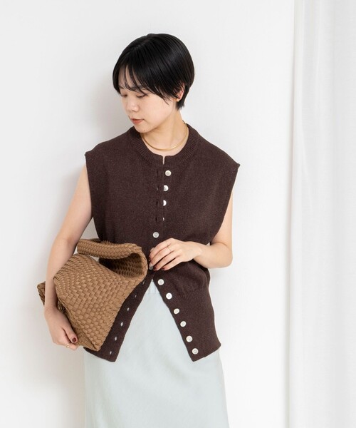 NOLLEY’S（ノーリーズ）の「《手洗い可能》ペーパーヤーン天竺ベスト（ベスト・レディース・ダークブラウン/アイボリー・FREE）」の8枚目の写真