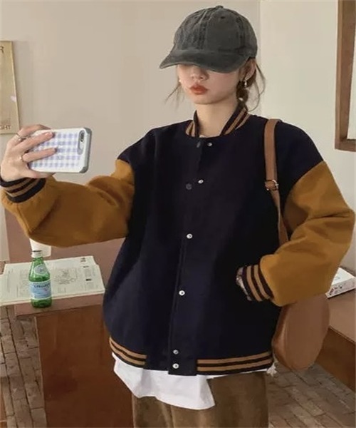FREE STYLISTS(フリー スタイリスト)の「ビッグシルエット スタジャン(スタジャン・レディース・ワイン/ダークネイビー・M/L/2XL/XL)」の2枚目の写真