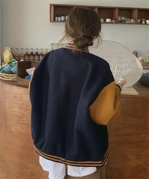 FREE STYLISTS(フリー スタイリスト)の「ビッグシルエット スタジャン(スタジャン・レディース・ワイン/ダークネイビー・M/L/2XL/XL)」の4枚目の写真
