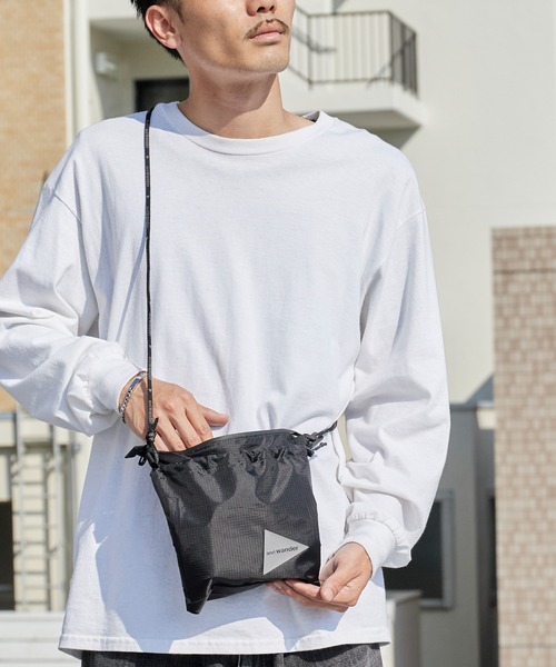 and wander(アンドワンダー)の「and wander/アンドワンダー crispy rip sacoche サコッシュ 秋 秋服 2026年秋冬(ショルダーバッグ・メンズ・ブラック・FREE)」の19枚目の写真