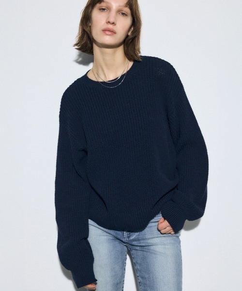 AZUL by moussy(アズールバイマウジー)の「畔編みリラックスニットトップス(ニット/セーター・レディース・アイボリー/ライトブルー/ライトイエロー/ネイビー・FREE)」の4枚目の写真
