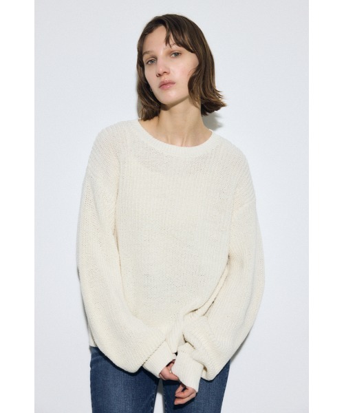 AZUL by moussy(アズールバイマウジー)の「畔編みリラックスニットトップス(ニット/セーター・レディース・アイボリー/ライトブルー/ライトイエロー/ネイビー・FREE)」の5枚目の写真