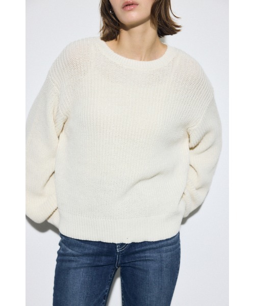 AZUL by moussy(アズールバイマウジー)の「畔編みリラックスニットトップス(ニット/セーター・レディース・アイボリー/ライトブルー/ライトイエロー/ネイビー・FREE)」の6枚目の写真