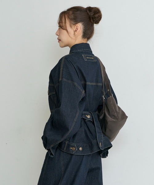 RAY CASSIN(レイカズン)の「【リバイバル】ウエストシェイプデニムGジャン(デニムジャケット・レディース・ブラック/ネイビー/ベージュ・FREE)」の17枚目の写真