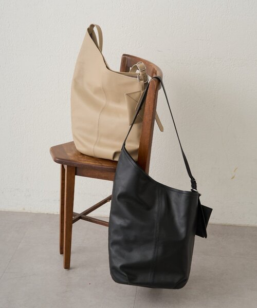 LOUNGEDRESS（ラウンジドレス）の「【＠_yoshinosan_【GALENA/ガレナ】スロープワンショルダーBag（トートバッグ・レディース・ベージュ/ブラック・FREE）」の7枚目の写真