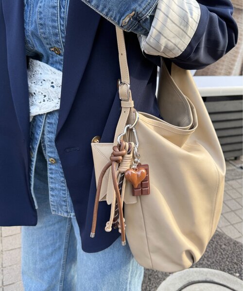 LOUNGEDRESS（ラウンジドレス）の「【＠_yoshinosan_【GALENA/ガレナ】スロープワンショルダーBag（トートバッグ・レディース・ベージュ/ブラック・FREE）」の9枚目の写真
