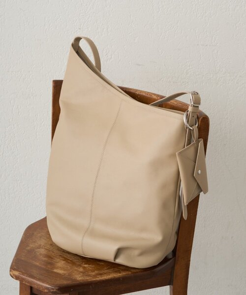 LOUNGEDRESS（ラウンジドレス）の「【＠_yoshinosan_【GALENA/ガレナ】スロープワンショルダーBag（トートバッグ・レディース・ベージュ/ブラック・FREE）」の11枚目の写真