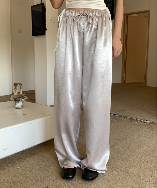 Siel（シエル）の「サテンイージーパンツ（その他パンツ・レディース・ブラウン/グレー/ベージュ/ブラック・FREE）」の4枚目の写真