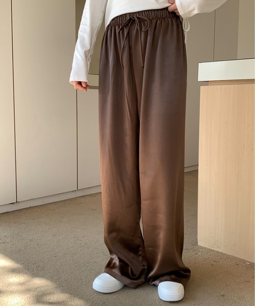 Siel（シエル）の「サテンイージーパンツ（その他パンツ・レディース・ブラウン/グレー/ベージュ/ブラック・FREE）」の16枚目の写真