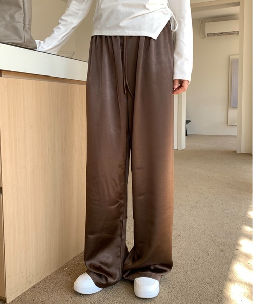 Siel（シエル）の「サテンイージーパンツ（その他パンツ・レディース・ブラウン/グレー/ベージュ/ブラック・FREE）」の8枚目の写真