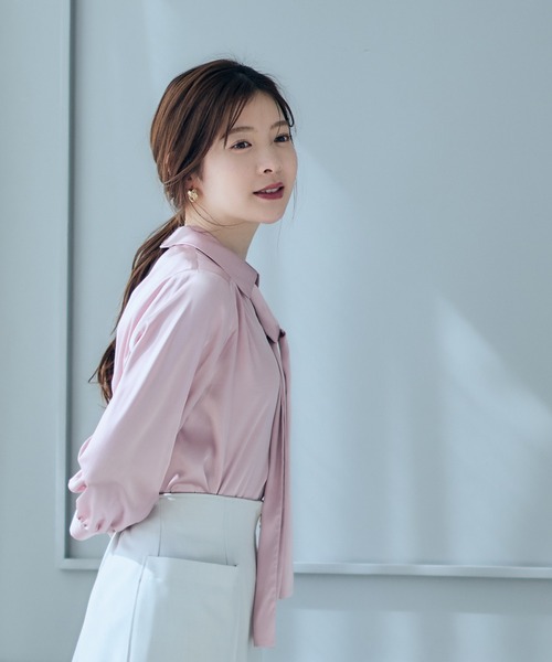 12Twelve Agenda（トゥエルブ　アジェンダ）の「Manywaysデザインブラウス（シャツ/ブラウス・レディース・オフホワイト/ネイビー/ピンク・M）」の18枚目の写真