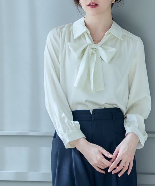 12Twelve Agenda（トゥエルブ　アジェンダ）の「Manywaysデザインブラウス（シャツ/ブラウス・レディース・オフホワイト/ネイビー/ピンク・M）」の4枚目の写真