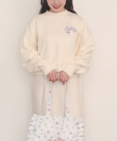 Cath Kidston(キャスキッドソン)の「刺繍スウェットトップス Ribbon Floral(スウェット・レディース・サックスブルー/ブラウン/ライトピンク/アイボリー・FREE)」の22枚目の写真