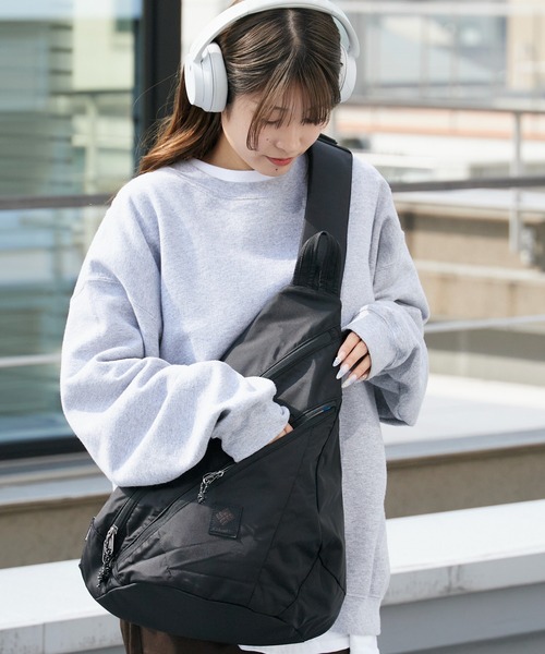 Columbia（コロンビア）の「Columbia/コロンビア パナシーアスリングバッグ 斜めがけ ワンショルダーバッグ ボディーバッグ 通学 アウトドア スポーツ 2026年春夏（ボディバッグ/ウエストポーチ・メンズ・ブラック・FREE）」の16枚目の写真