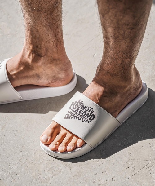 1minute 1second(ワンミニットワンセカンド)の「mko13404-shower sandals (PAVE heart) シャワーサンダル(1M26N370)(サンダル・メンズ・ホワイト/ブラック・XL/L/M/S)」の5枚目の写真