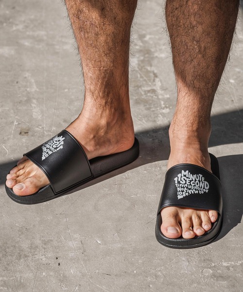 1minute 1second(ワンミニットワンセカンド)の「mko13404-shower sandals (PAVE heart) シャワーサンダル(1M26N370)(サンダル・メンズ・ホワイト/ブラック・XL/L/M/S)」の6枚目の写真