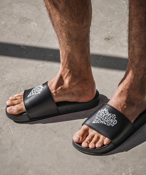 1minute 1second(ワンミニットワンセカンド)の「mko13404-shower sandals (PAVE heart) シャワーサンダル(1M26N370)(サンダル・メンズ・ホワイト/ブラック・XL/L/M/S)」の7枚目の写真