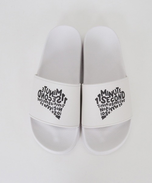1minute 1second(ワンミニットワンセカンド)の「mko13404-shower sandals (PAVE heart) シャワーサンダル(1M26N370)(サンダル・メンズ・ホワイト/ブラック・XL/L/M/S)」の13枚目の写真