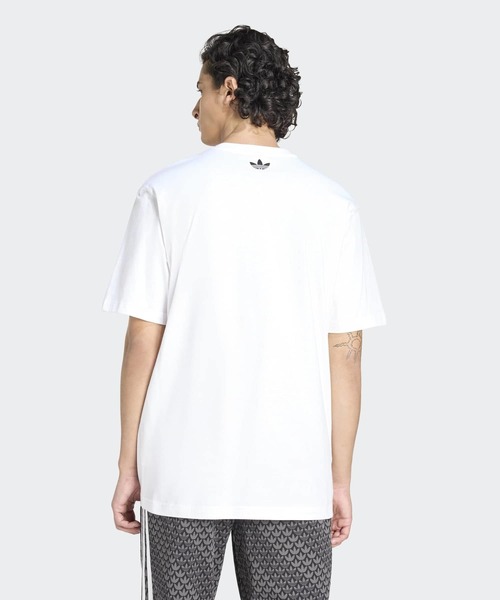 adidas（アディダス）の「アーカイブ サッカー グラフィック半袖Tシャツ / アディダスオリジナルス adidas Originals（Tシャツ/カットソー・メンズ・ホワイト・X-LARGE/SMALL/MEDIUM/LARGE/XX-LARGE/3XL/X-SMALL）」の2枚目の写真