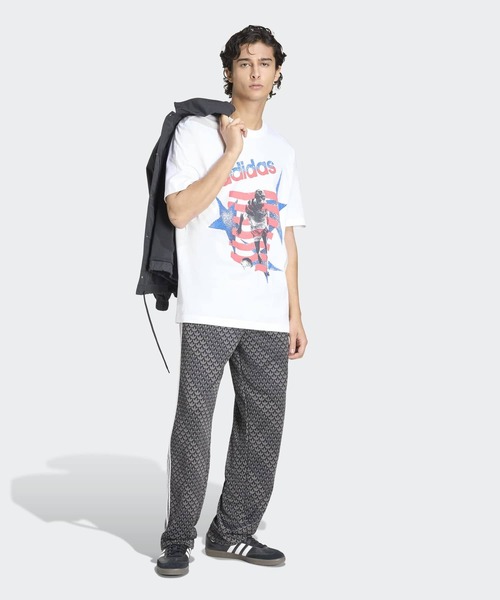 adidas（アディダス）の「アーカイブ サッカー グラフィック半袖Tシャツ / アディダスオリジナルス adidas Originals（Tシャツ/カットソー・メンズ・ホワイト・X-LARGE/SMALL/MEDIUM/LARGE/XX-LARGE/3XL/X-SMALL）」の5枚目の写真