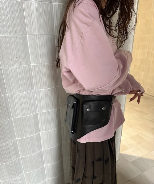 Ameri（アメリ）の「SYNTHETIC LEATHER UTILITY BELT（ベルト・レディース・ベージュ/ブラック・FREE）」の5枚目の写真