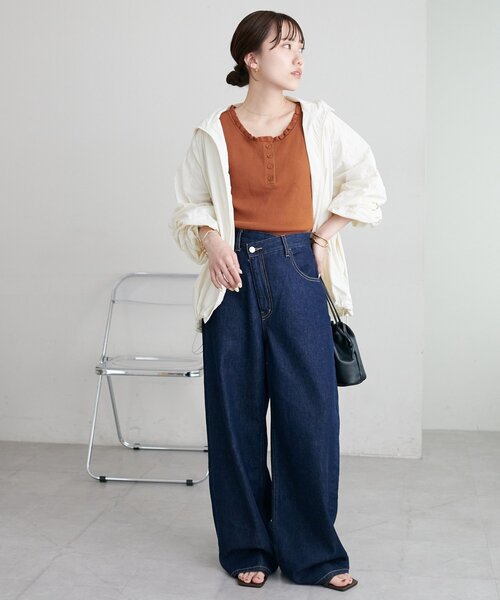 DISCOAT(ディスコート)の「ライトオンスデニムワイドパンツ(その他パンツ・レディース・ブルー/ネイビー・SMALL/MEDIUM/LARGE)」の5枚目の写真