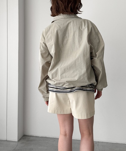 CANAL JEAN(キャナルジーン)の「Lakey Park ナイロンハーフZIPプルオーバー(ナイロンジャケット・レディース・ベージュ・ONE SIZE)」の9枚目の写真