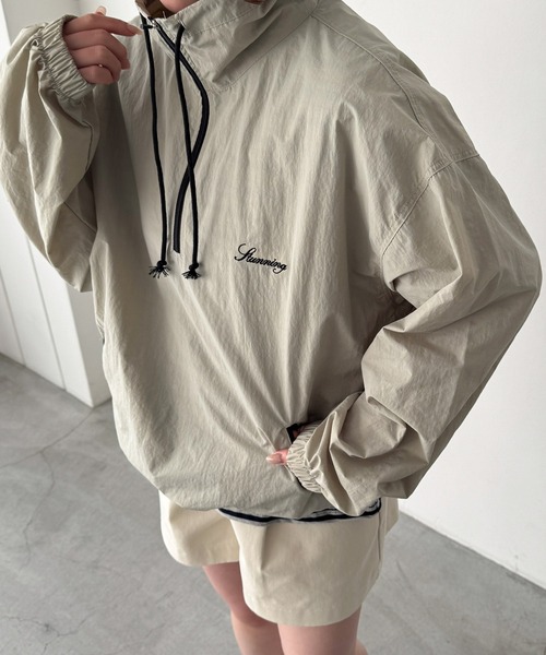 CANAL JEAN(キャナルジーン)の「Lakey Park ナイロンハーフZIPプルオーバー(ナイロンジャケット・レディース・ベージュ・ONE SIZE)」の8枚目の写真