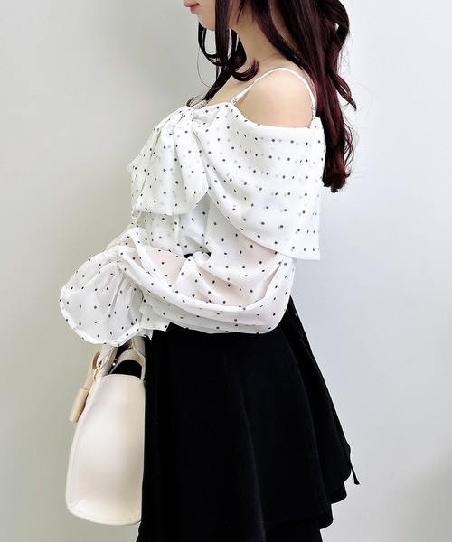INGNI（イング）の「【WEB限定】シアーオフショルリボンブラウス（シャツ/ブラウス・レディース・オフホワイト/ピンク/ホワイト系6/ブラック/サックスブルー・M）」の17枚目の写真