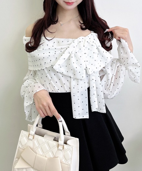 INGNI（イング）の「【WEB限定】シアーオフショルリボンブラウス（シャツ/ブラウス・レディース・オフホワイト/ピンク/ホワイト系6/ブラック/サックスブルー・M）」の14枚目の写真