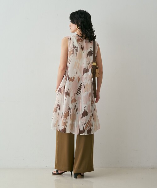 qualite（カリテ）の「シアープリントロングブラウス　きれいめ　夏服　春服　レイヤード　ロングシャツ（シャツ/ブラウス・レディース・スモークピンク・フリー）」の14枚目の写真