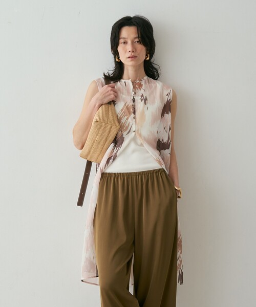 qualite（カリテ）の「シアープリントロングブラウス　きれいめ　夏服　春服　レイヤード　ロングシャツ（シャツ/ブラウス・レディース・スモークピンク・フリー）」の16枚目の写真